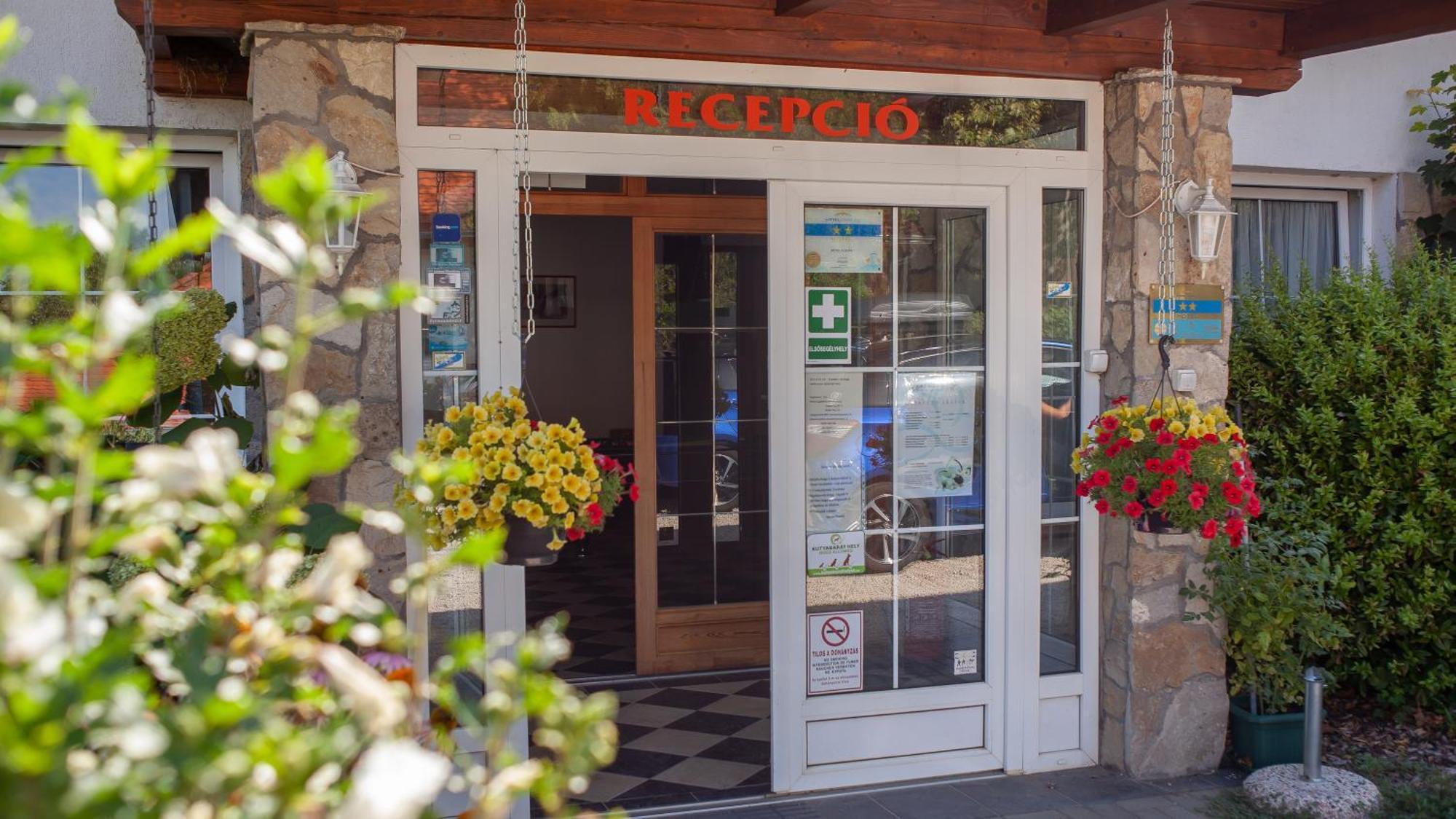 Hotel Platan Zamárdi Dış mekan fotoğraf