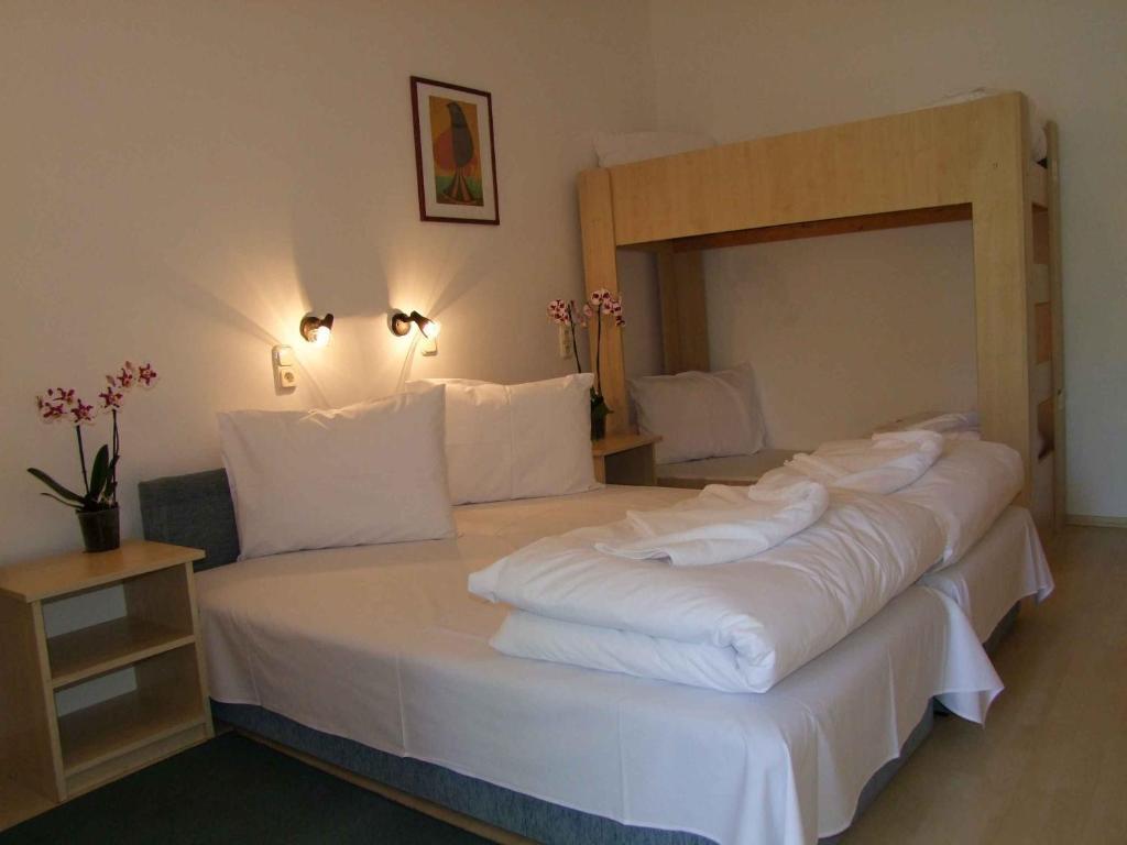 Hotel Platan Zamárdi Oda fotoğraf